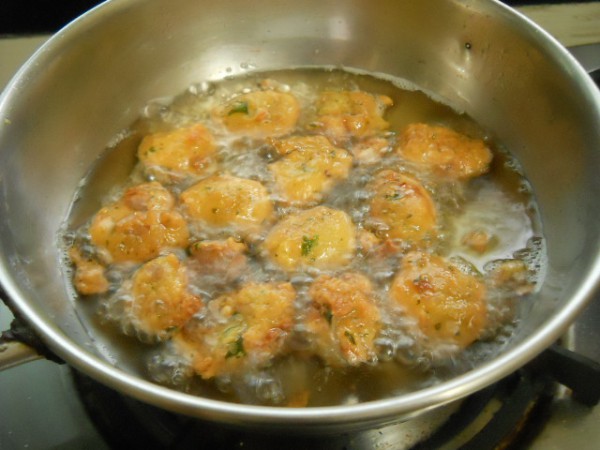 Deep-fry-Chana-Dal-Pakora