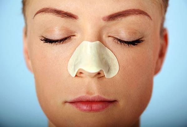 blackhead-removal-on-nose