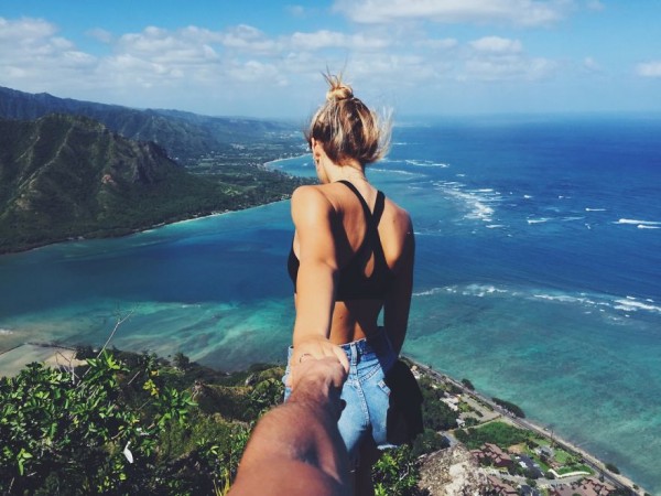 photographer-model-surfer-couple-travels-world-jay-alvarrez-alexis-ren-01