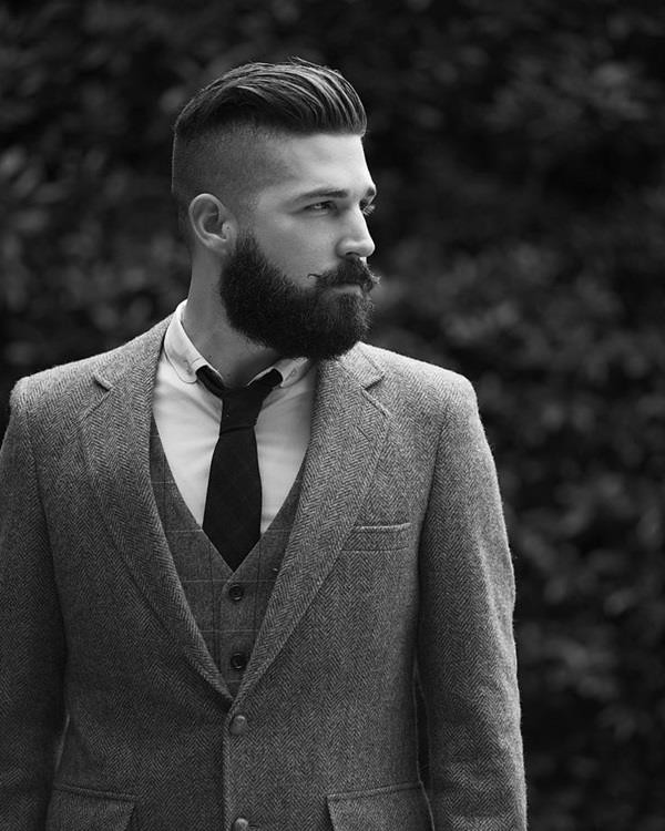 Dynamic-Mens-Hairstyles-Works-with-Suits-10