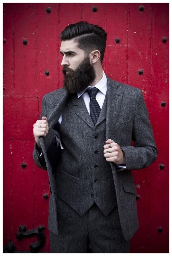Dynamic-Mens-Hairstyles-Works-with-Suits-28