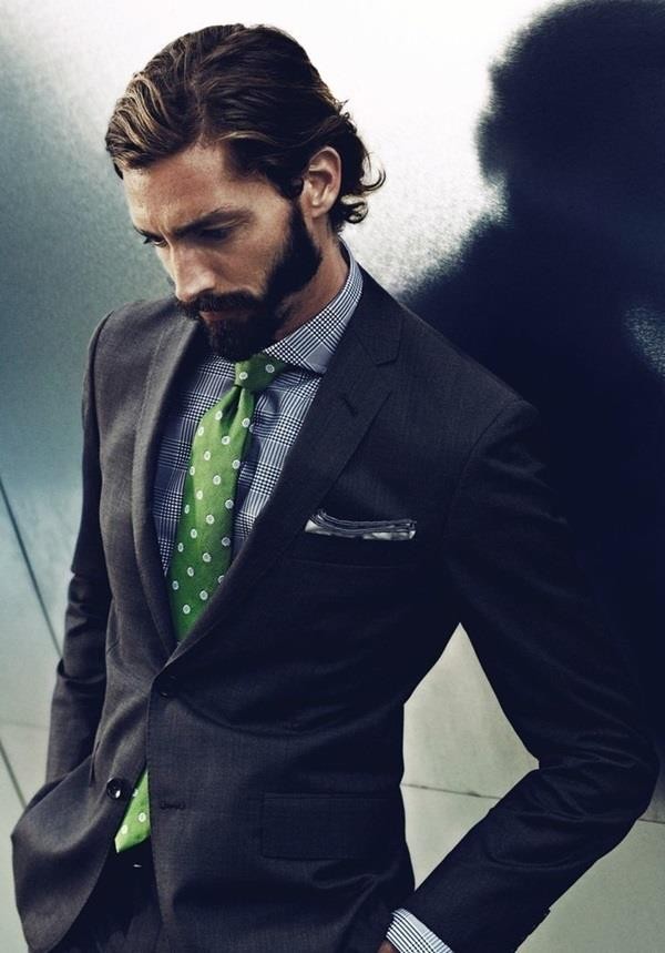 Dynamic-Mens-Hairstyles-Works-with-Suits-41