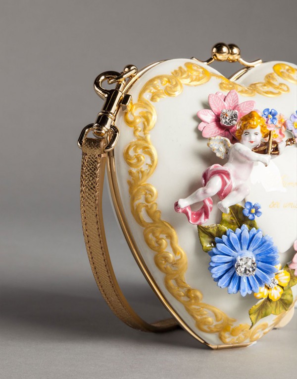 fashion-trends-ss-2015-dolce-gabbana-enameled-metal-heart-minaudiere-03-11-thumb