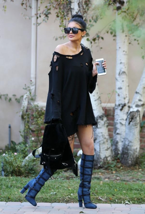 gallery-1446567402-kylie-jenner-fashion-holes